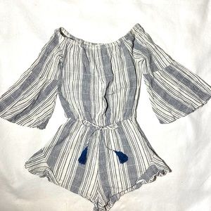 b.original Gauze Romper By Shoe Fly Boutique. Large. Blue on White. Lined.